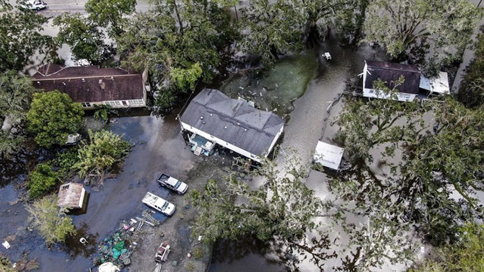 Байдън обеща помощ за пострадалите от урагана „Айда“ райони