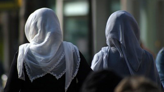 Британските специални сили са напуснали Кабул преоблечени като набожни жени
