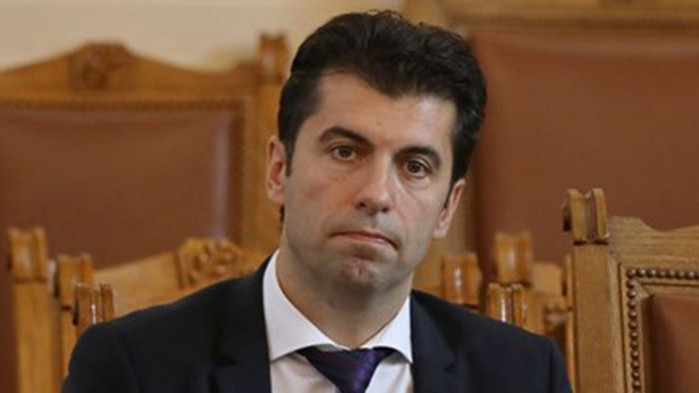 Нинова: Вместо да решават социалните въпроси, се занимават с партийно