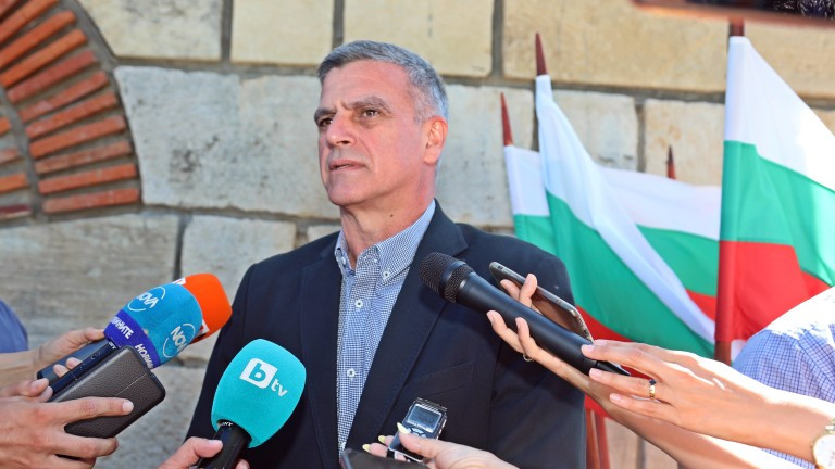 Премиерът Стефан Янев поздрави българите по случай 136-ата годишнина от Съединението на
