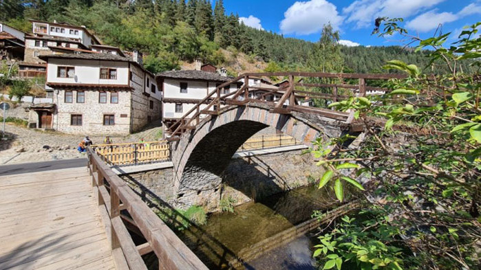 Доста млади хора започват да се заселват в крайградските зони.