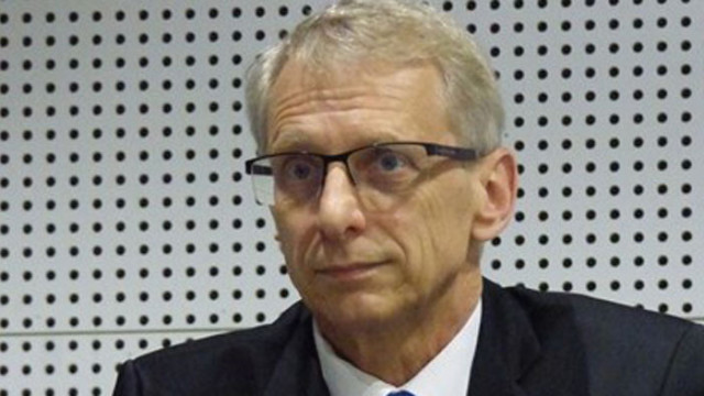 Началните ученици ще носят маски но само в междучасията