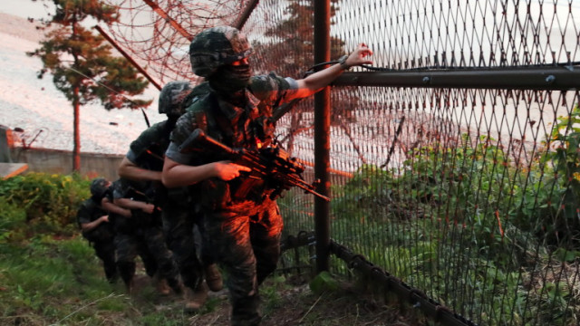 Южна Корея е изстреляла балистична ракета Hyeonmu 2B с обсег 500