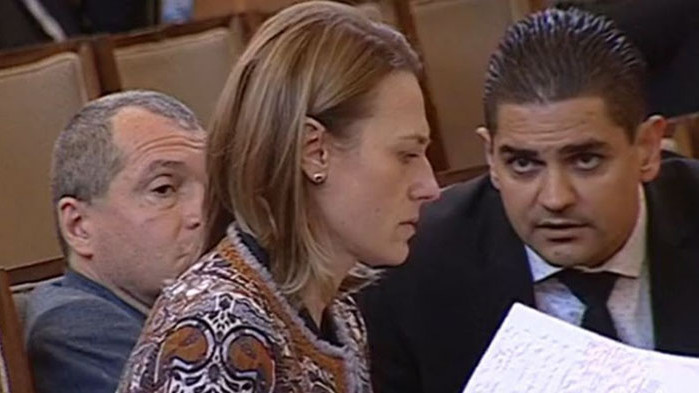 Облаги и пари не са ми предлагани. На мен специално