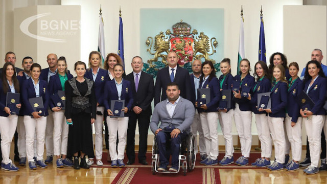 Президентът на Република България Румен Радев удостои с Почетния знак