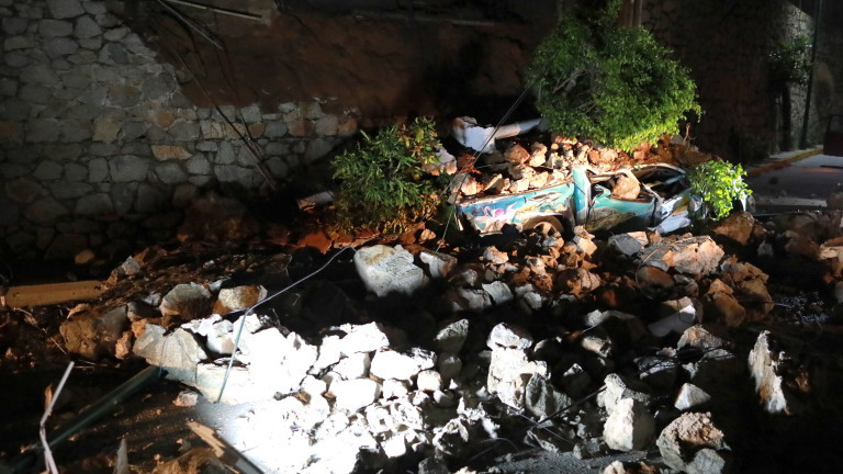 Трус над 7 по Рихтер удари Мексико