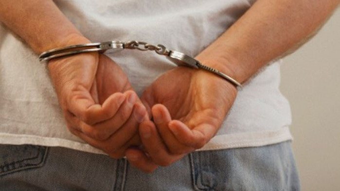 Извършител на две кражби от търговски обекти във Варна е задържан за 72 часа