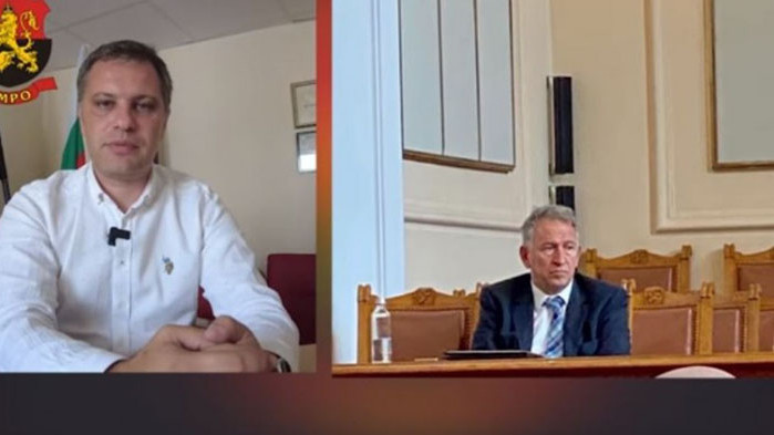 Кацаров не спазва собствените си разпоредби и трябва да бъде