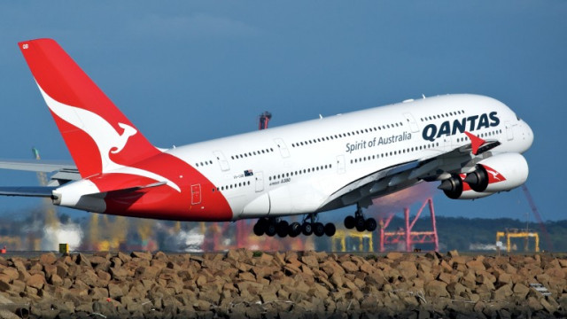 Австралийската авиокомпания Qantas няма да позволява на неваксинирани пътници да