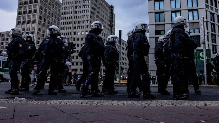 Акцията е част от разследване за възможна измама или пране