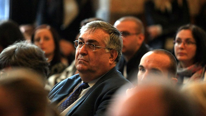 Проф. Близнашки: Радев е уязвим като охлюв, нарушава Конституцията всеки час