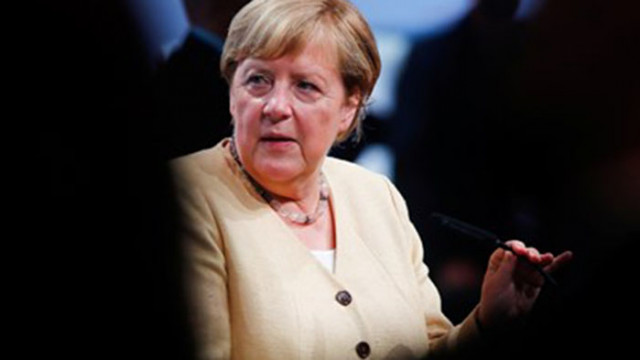 Германската канцлерка Ангела Меркел призова днес германците да се ваксинират