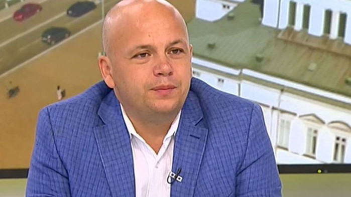 Нормално е за БСП да се интересува от политическите процеси.