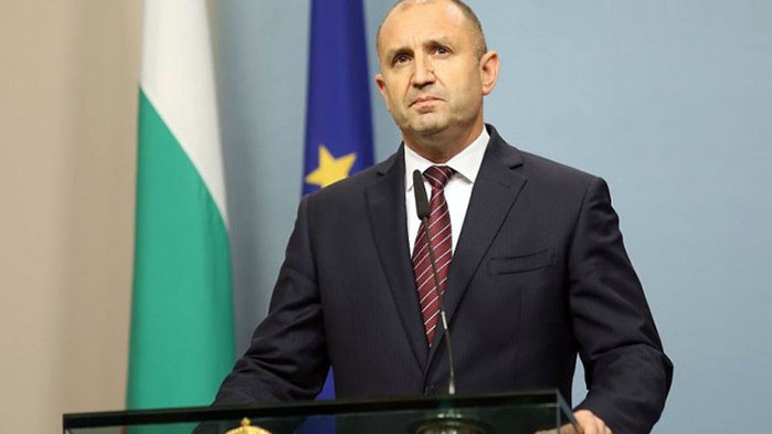 Румен Радев отказа да каже дали ще има промени в