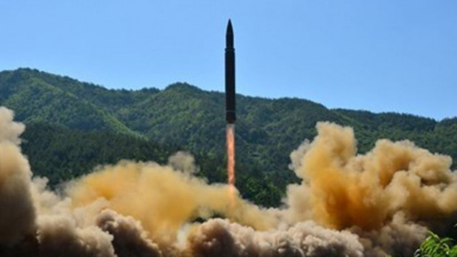 Северна Корея e изстреляла две балистични ракети в морето днес