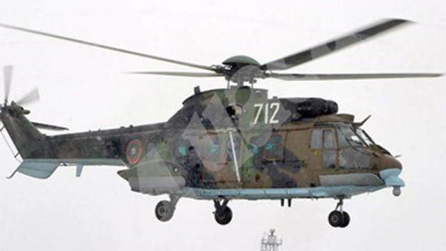 Вертолет Кугар с два екипажа от 24 а авиобаза Крумово