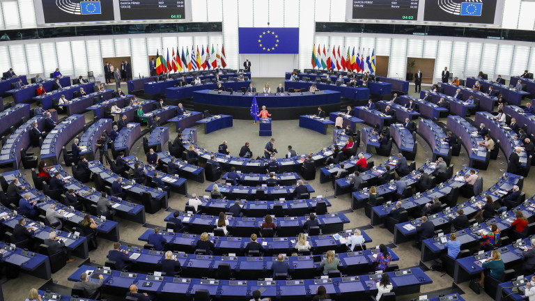 Европейският парламент призова в четвъртък 27-членният блок да засили своето