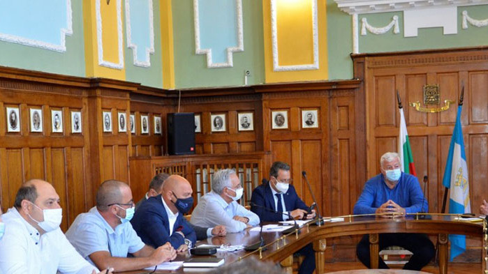 Кметът на Пловдив поиска от кабинета средства за почистване коритото на р. Марица
