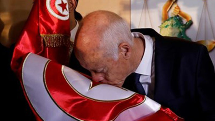 Тунис ще отвори от днес границата си с Либия, която