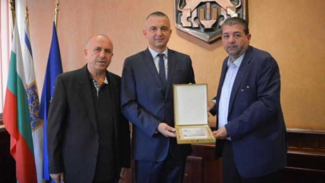 Кметът на Варна Иван Портних проведе среща с делегация от