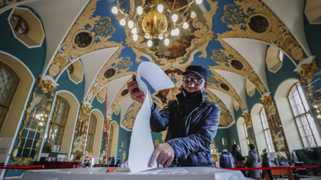 Парламентарните избори в Русия влязоха във втория си ден като вече