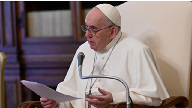 Папа Франциск призова днес европейски епископи да се вслушат в
