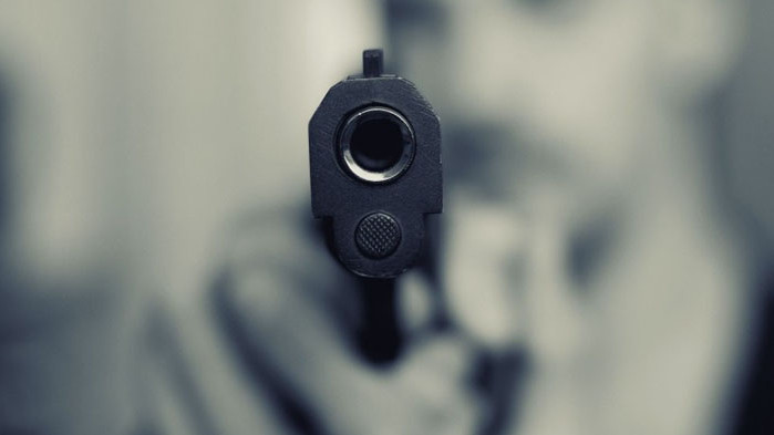 Нападателят е задържан, той е студент в университета Осем човека