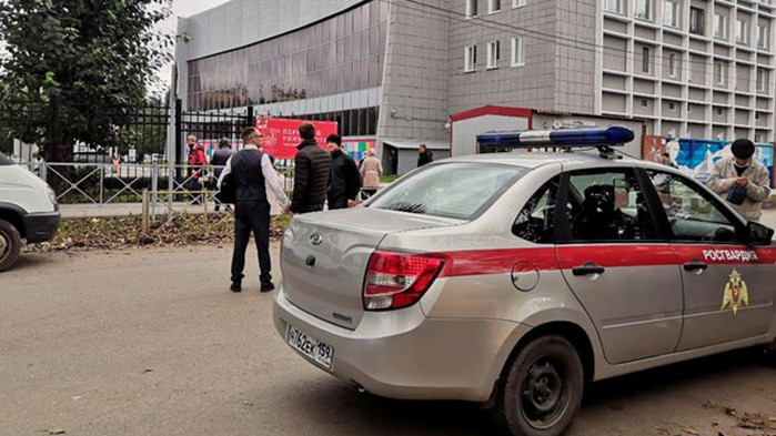 Стрелецът от Перм, убил 8 души, е имал разрешително за оръжие (ВИДЕО и СНИМКИ)