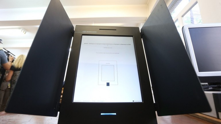 По-малко секции за гласуване в Германия, Великобритания препоръчва вот по пощата