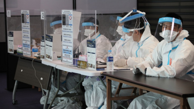 Южна Корея с 3 000 заразени за първи път от началото на пандемията