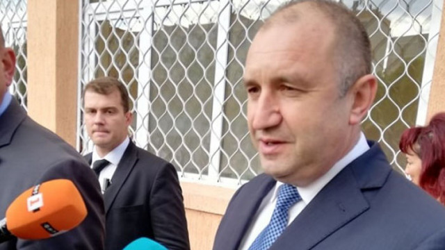 Облог да си обръсне брадата предложи на страницата си във