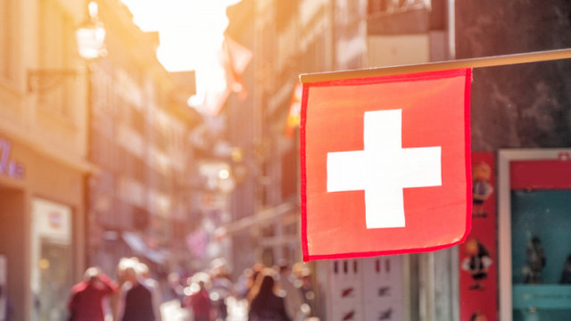 В Швейцария се гласува на традиционен за страната референдум за допускане на еднополовите