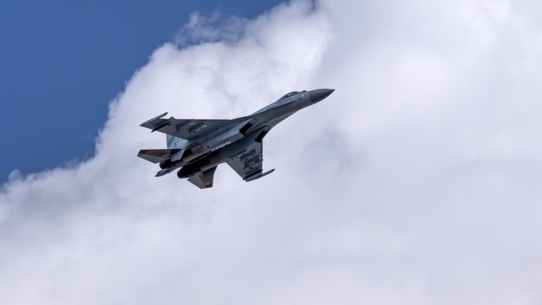 Русия вдигна изтребители заради американски бомбардировач в Тихия океан, съобщава РИА