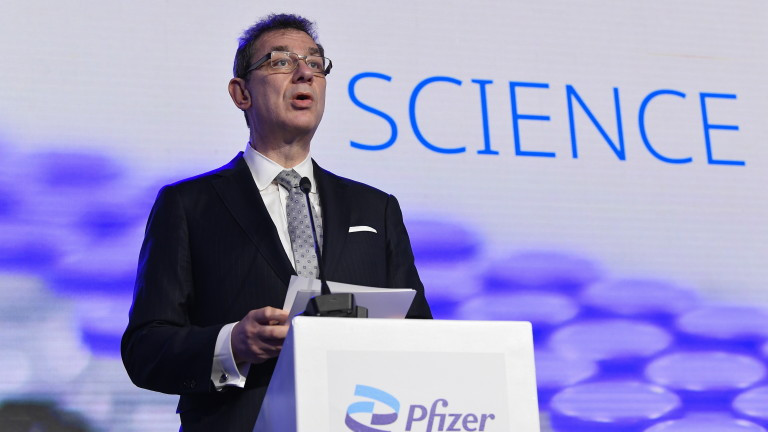 Алберт Бурла, главен изпълнителен директор на американската компания за ваксини Pfizer,