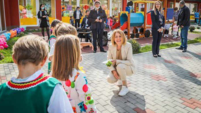 Фандъкова: Строим 14 детски градини, избрани са изпълнители за още 8