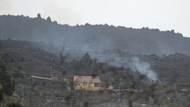 Девет дни след изригването, лава от вулкана на остров Ла Палма достигна океана