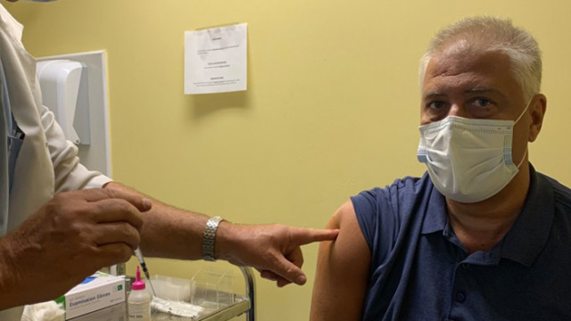 Проф Балтов си постави трета доза ваксина срещу COVID 19