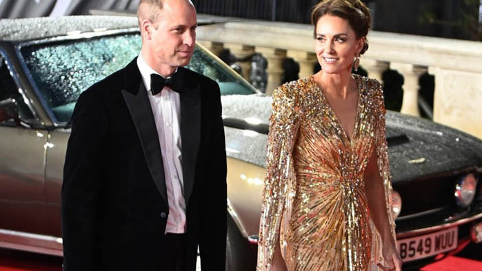 Кейт Мидълтън блести в златиста рокля на премиерата на новия филм за Джеймс Бонд