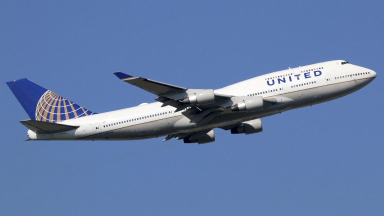 Американската авиокомпания United Airlines съобщи че близо 600 нейни служители може