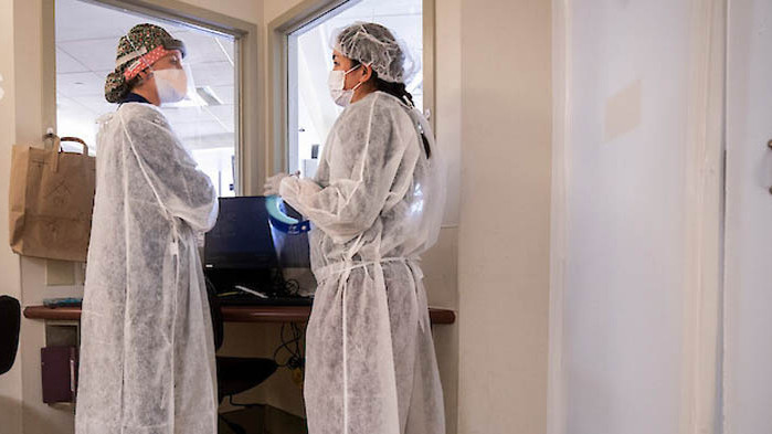 Стотици здравни работници в Медицинския център Кокс в Брансън, щата