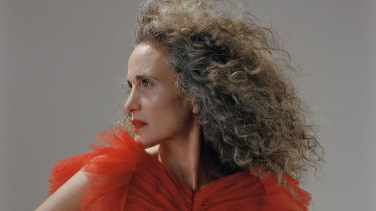 Анди Макдауъл можеше и да продължи да боядисва разкошните си