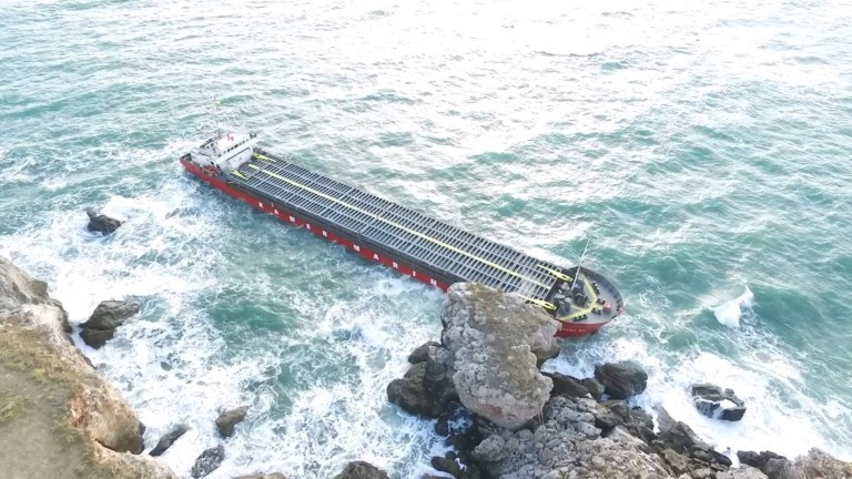 Всички структури и институции работят в пълен синхрон за разрешаване на кризата