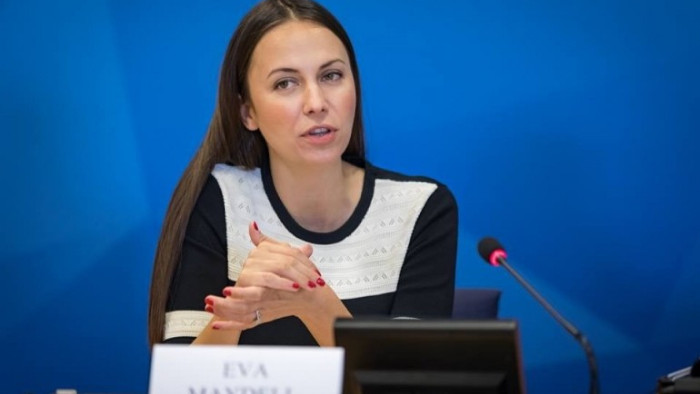 Служебното правителство на Радев не прави почти нищо, за да смекчи удара от високите цени на тока