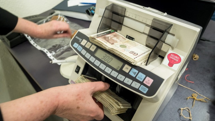 Мярката за запазване на заетостта 60 на 40 се удължава