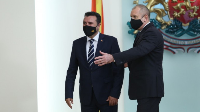 Стъпките и блокадите, предприети от българския президент Румен Радев от