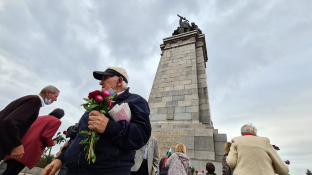 Нов скандал се разгоря около паметника на Съветската армия в