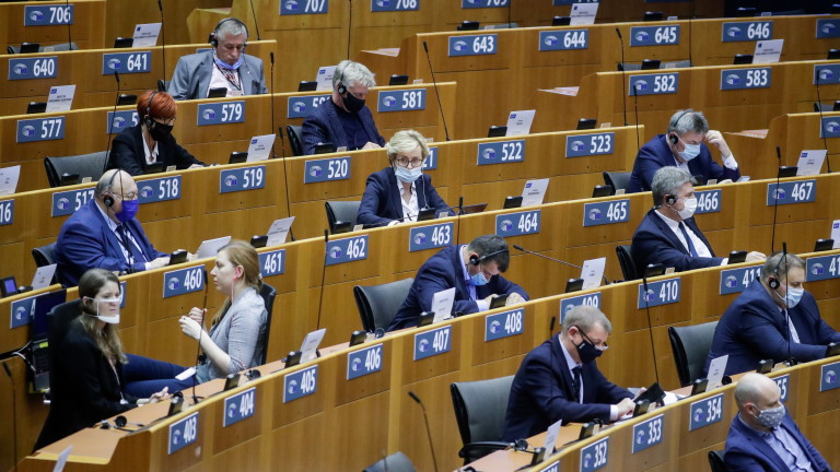 Eвродепутатите осъдиха правителствата на страните-членки от Европейския съюз (ЕС), че позволяват