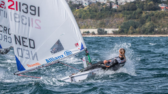 Майкъл Бекет продължава да държи златото след 4-ти ден на европейското по ветроходство във Варна