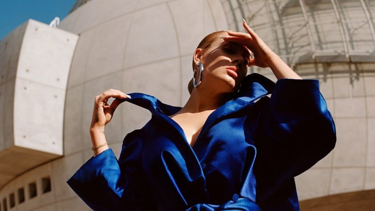 Малко са звездите, които предизвикват толкова емоционални реакции сред феновете