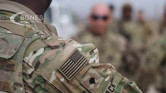 Самолети за половин милиард долара, които са летяли около една